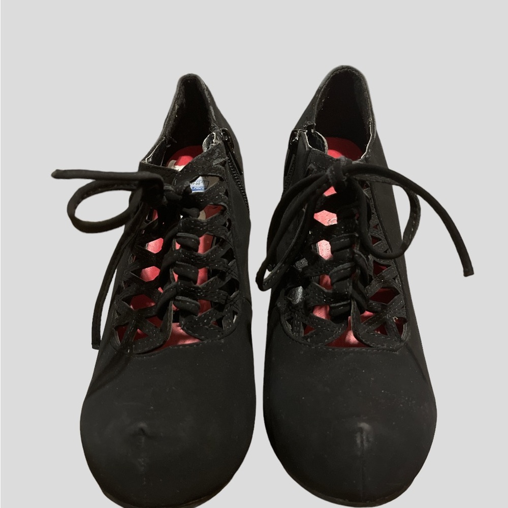Madeline Girl Maryjane Black Pumps Heels Size 8.5M - Picture 6 of 9